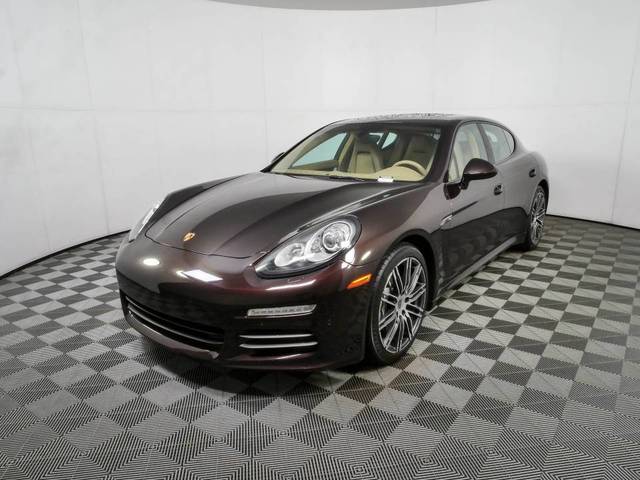 2016 Porsche Panamera 4S AWD photo