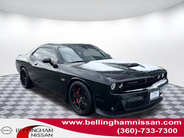 2016 Dodge Challenger SRT 392 RWD photo