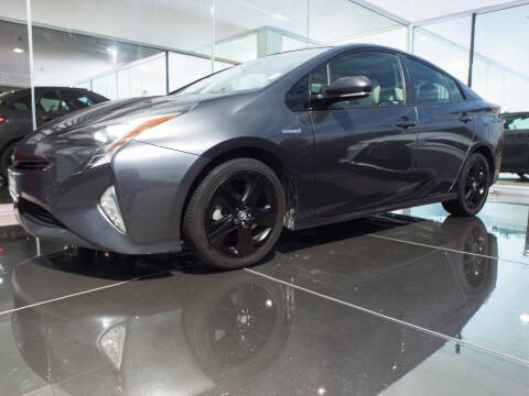 2016 Toyota Prius Three Touring FWD photo