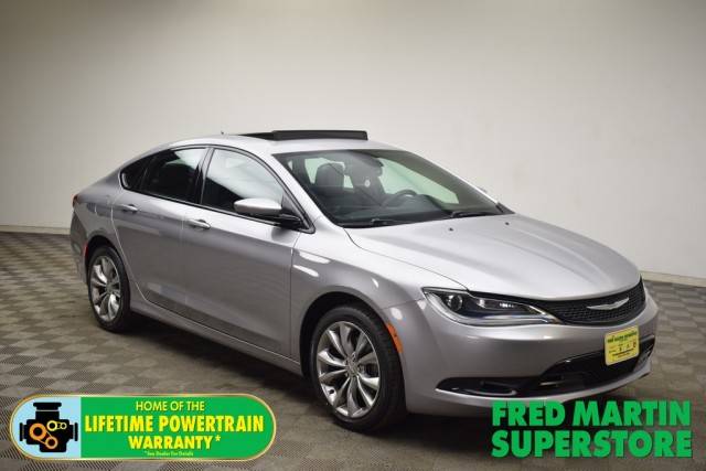 2016 Chrysler 200 S FWD photo