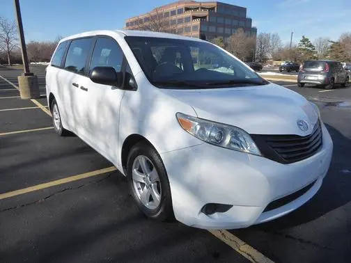 2016 Toyota Sienna L FWD photo
