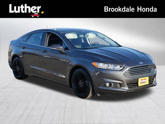 2016 Ford Fusion SE FWD photo