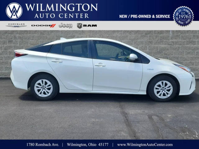 2016 Toyota Prius Two FWD photo