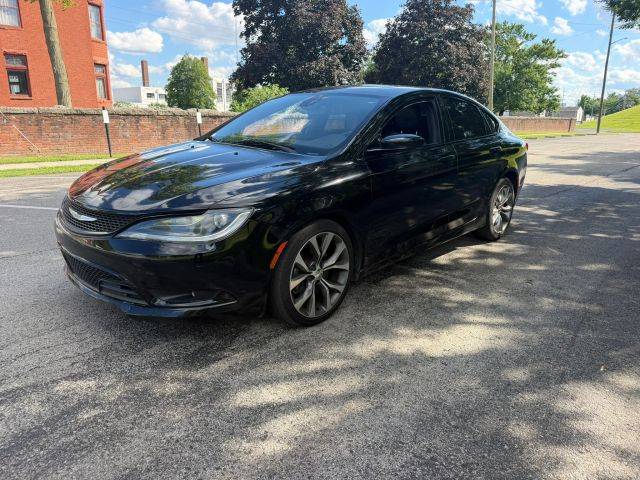 2016 Chrysler 200 S FWD photo