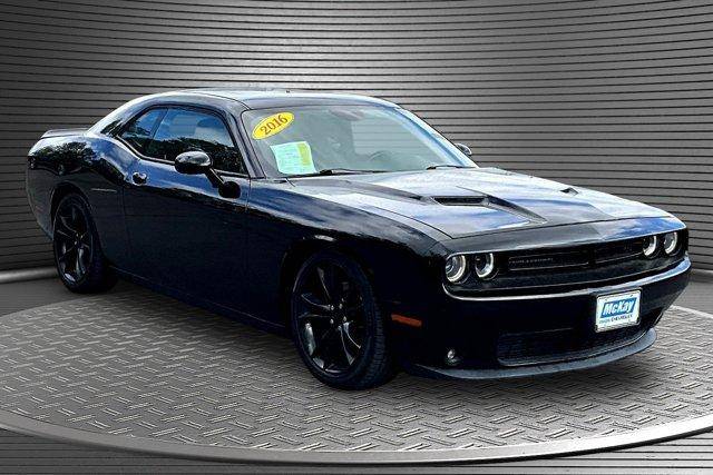 2016 Dodge Challenger R/T RWD photo