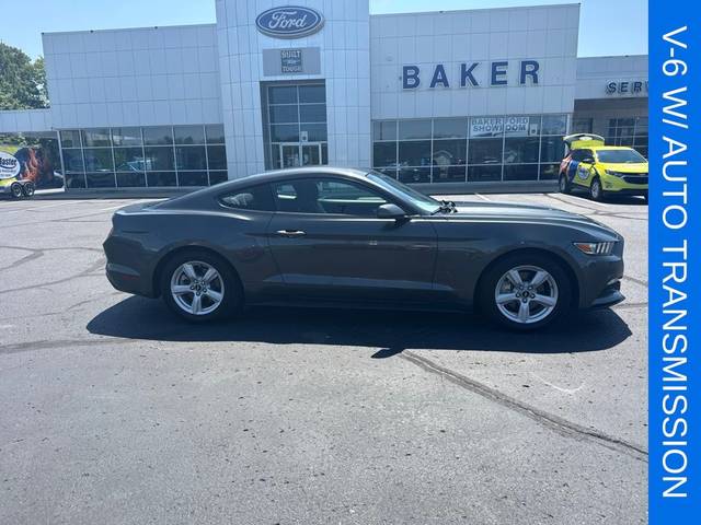 2016 Ford Mustang V6 RWD photo