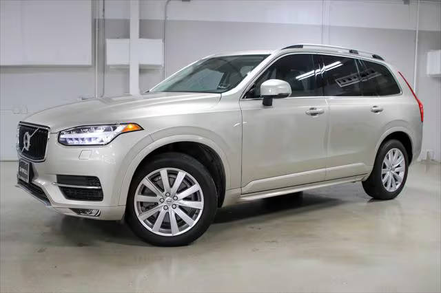 2016 Volvo XC90 T6 Momentum AWD photo