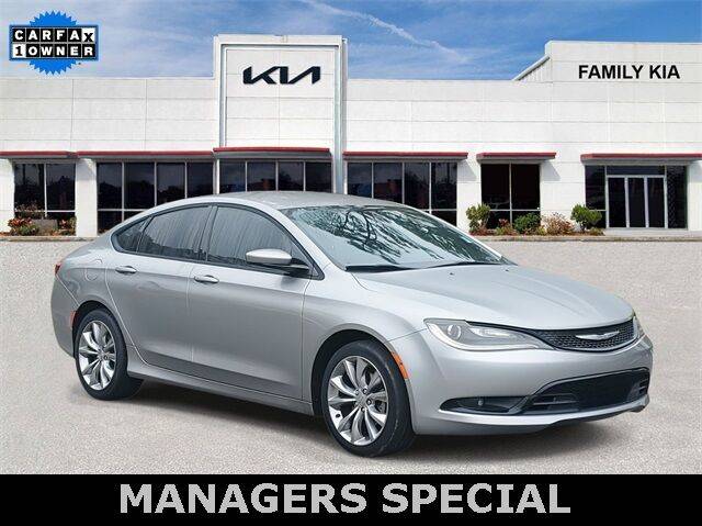 2016 Chrysler 200 S FWD photo