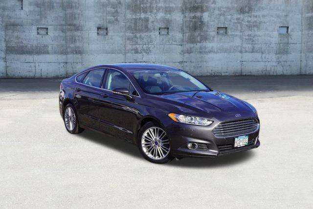 2016 Ford Fusion SE FWD photo