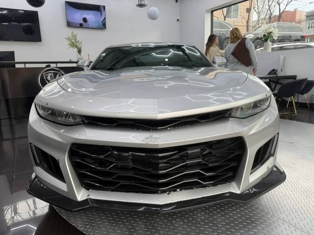 2016 Chevrolet Camaro 1LT RWD photo