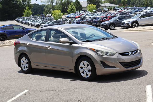 2016 Hyundai Elantra SE FWD photo