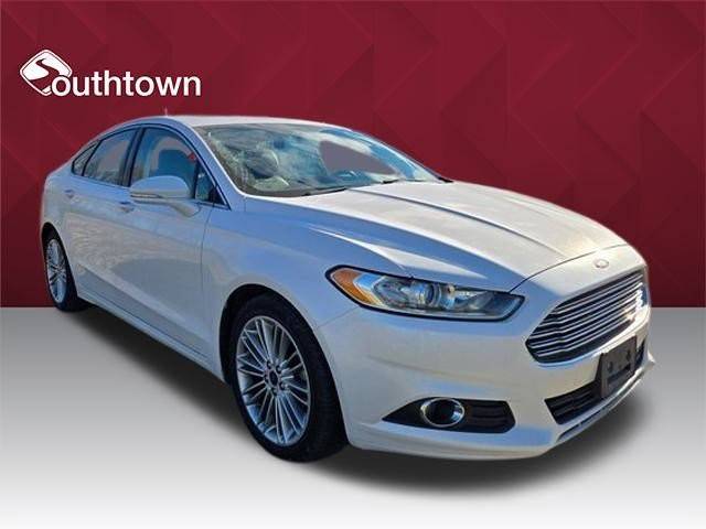 2016 Ford Fusion SE FWD photo