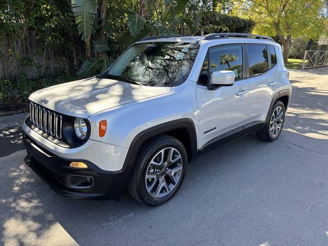 2016 Jeep Renegade Latitude FWD photo