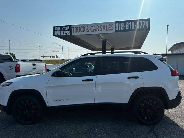 2016 Jeep Cherokee Sport 4WD photo