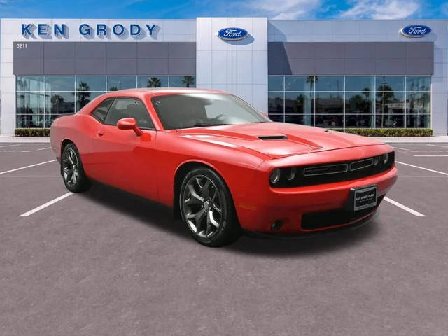 2016 Dodge Challenger SXT Plus RWD photo