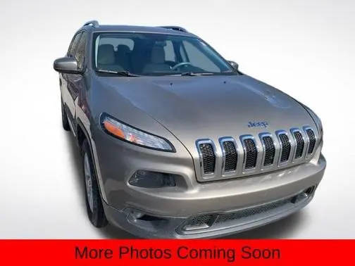 2016 Jeep Cherokee Latitude 4WD photo