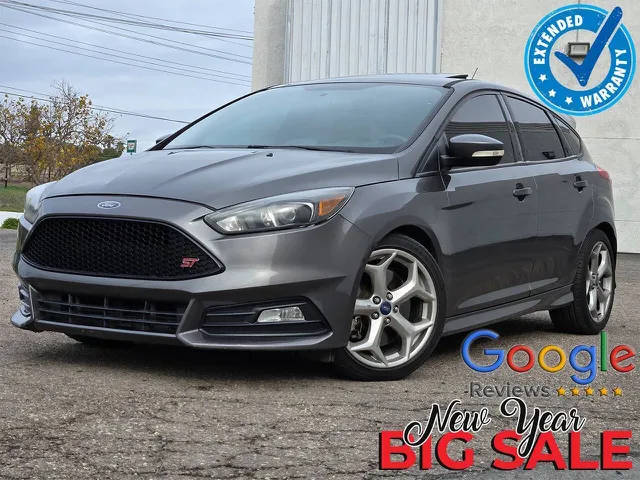 2016 Ford Focus ST FWD photo