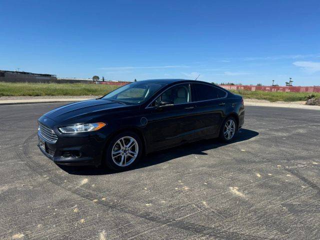 2016 Ford Fusion Energi Titanium FWD photo