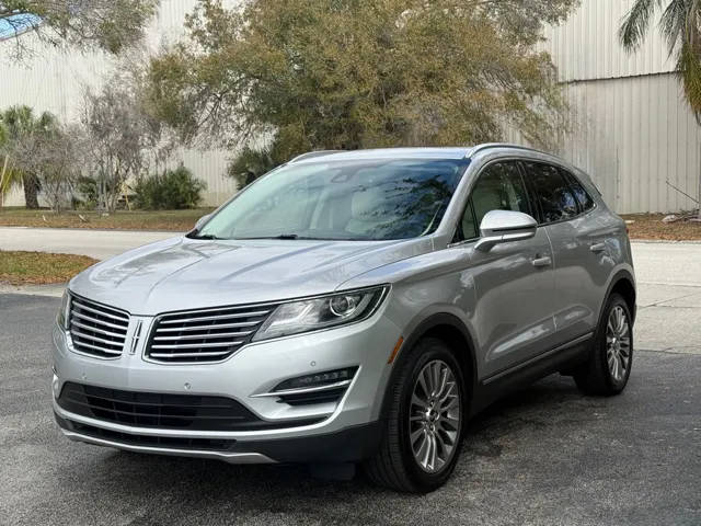 2016 Lincoln MKC Reserve FWD photo