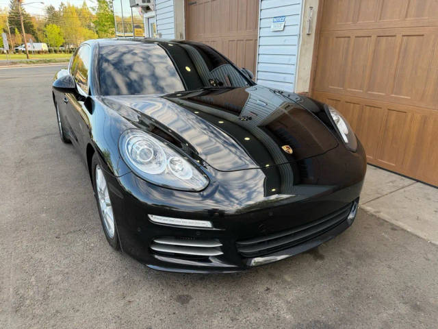 2016 Porsche Panamera 4S AWD photo