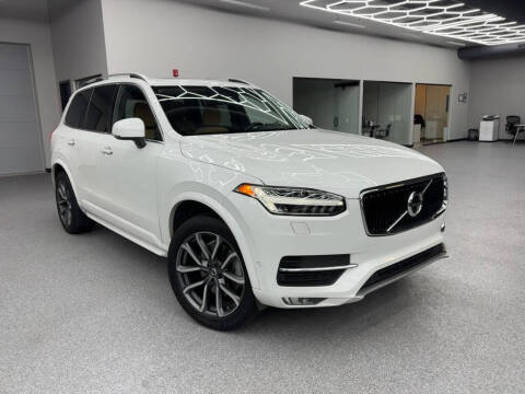 2016 Volvo XC90 T6 Momentum AWD photo
