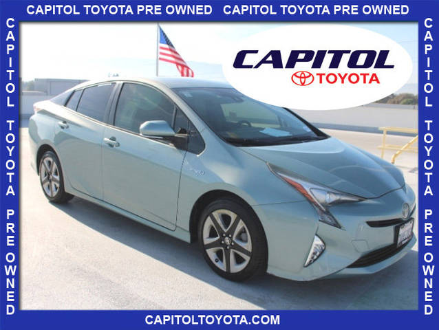 2016 Toyota Prius Three Touring FWD photo