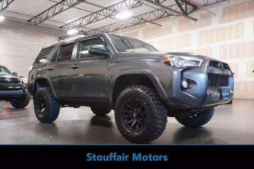 2016 Toyota 4Runner SR5 4WD photo