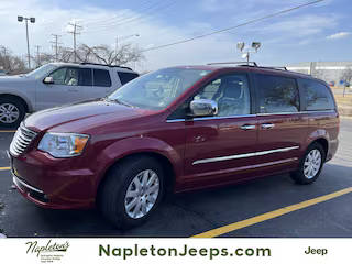 2016 Chrysler Town and Country Touring FWD photo