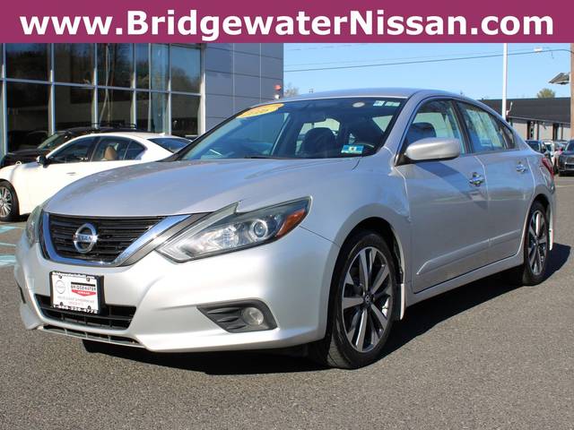 2016 Nissan Altima 2.5 SR FWD photo