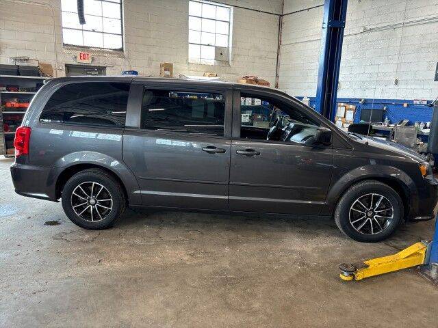 2016 Dodge Grand Caravan SE Plus FWD photo