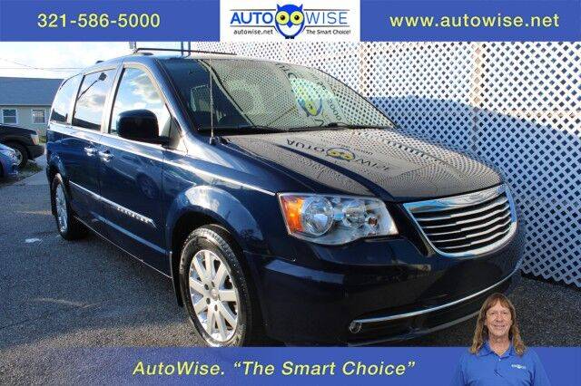 2016 Chrysler Town and Country Touring FWD photo