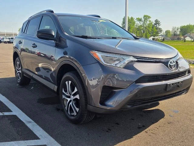 2016 Toyota RAV4 LE AWD photo