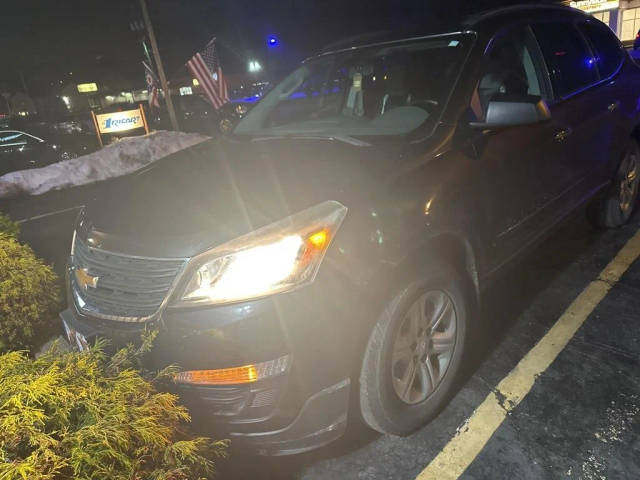 2016 Chevrolet Traverse LS AWD photo