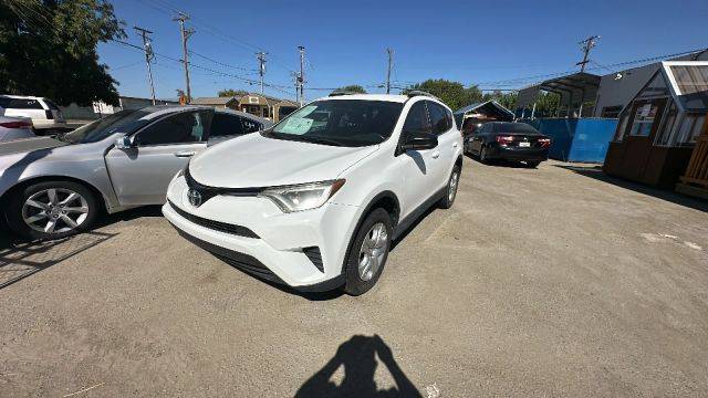 2016 Toyota RAV4 LE FWD photo
