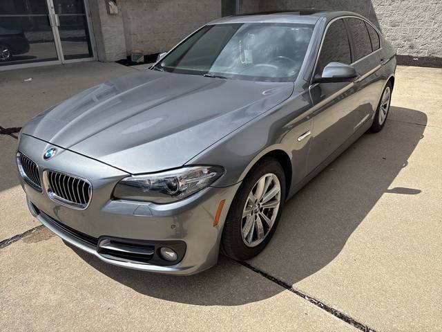 2016 BMW 5 Series 528i xDrive AWD photo