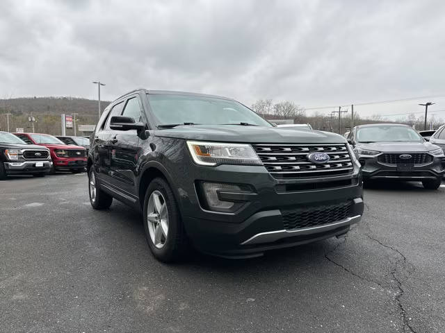 2016 Ford Explorer XLT 4WD photo