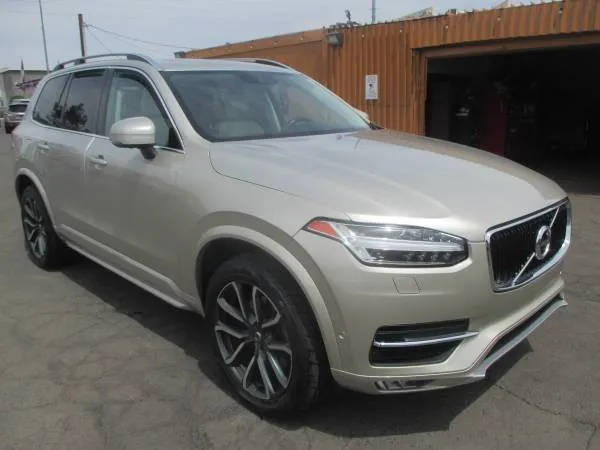 2016 Volvo XC90 T6 Momentum AWD photo