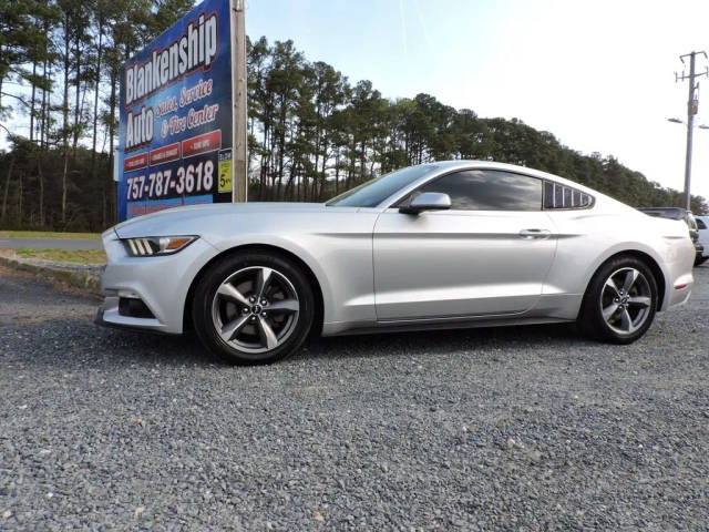 2016 Ford Mustang V6 RWD photo