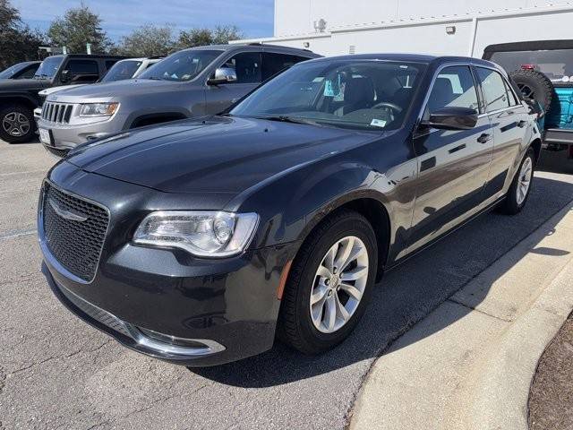 2016 Chrysler 300 Limited RWD photo