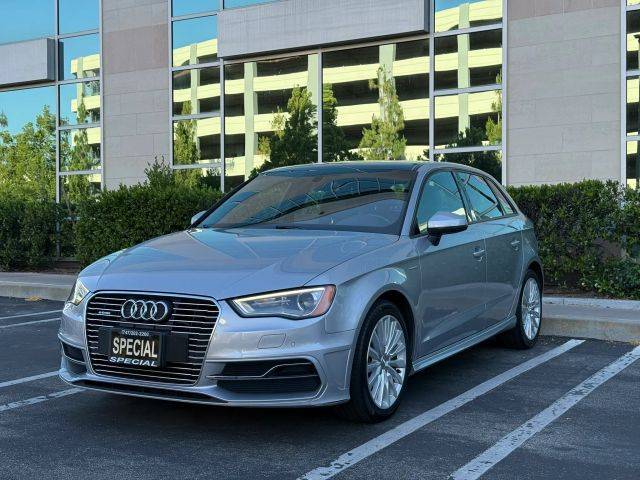 2016 Audi A3 e-tron Premium FWD photo
