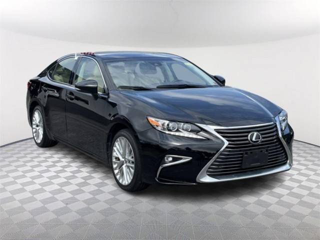 2016 Lexus ES  FWD photo