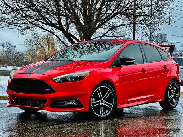 2016 Ford Focus ST FWD photo