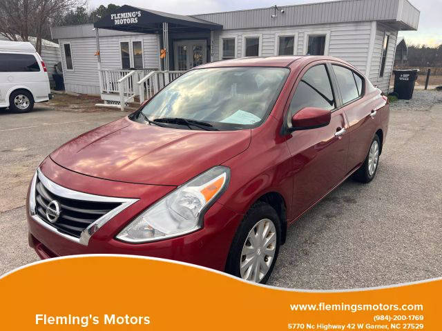 2016 Nissan Versa SV FWD photo