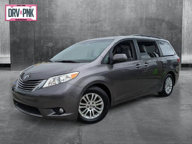 2016 Toyota Sienna XLE Premium FWD photo