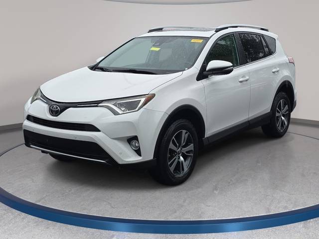2016 Toyota RAV4 XLE FWD photo