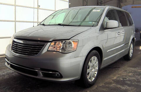 2015 Chrysler Town and Country Touring FWD photo