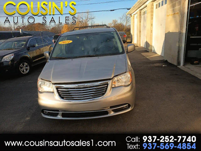 2015 Chrysler Town and Country Touring FWD photo