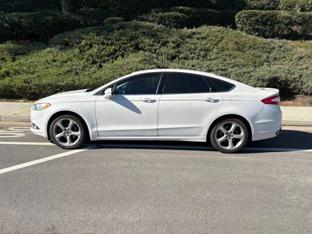 2015 Ford Fusion SE FWD photo