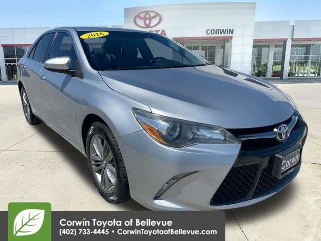 2016 Toyota Camry SE FWD photo