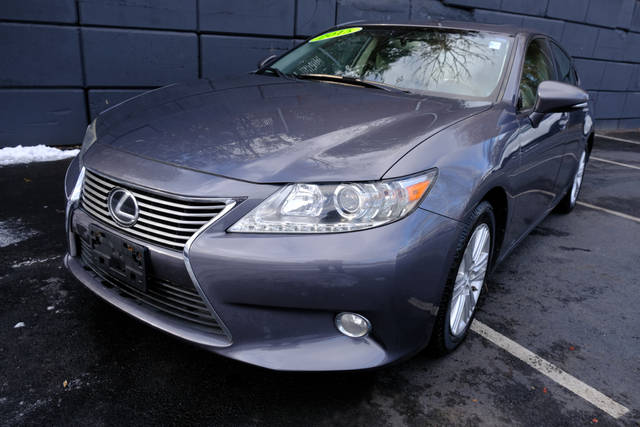 2015 Lexus ES  FWD photo